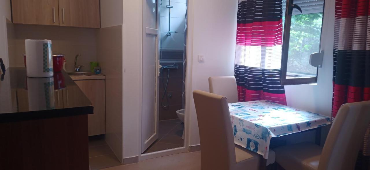 Apartment Spuza Улцин Екстериор снимка