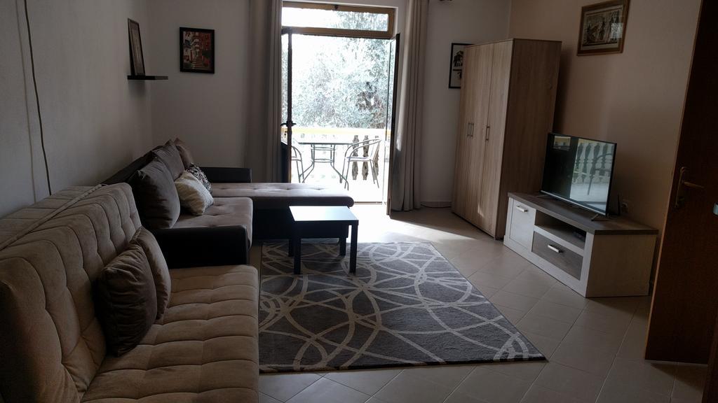 Apartment Spuza Улцин Екстериор снимка