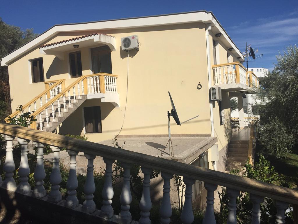 Apartment Spuza Улцин Екстериор снимка