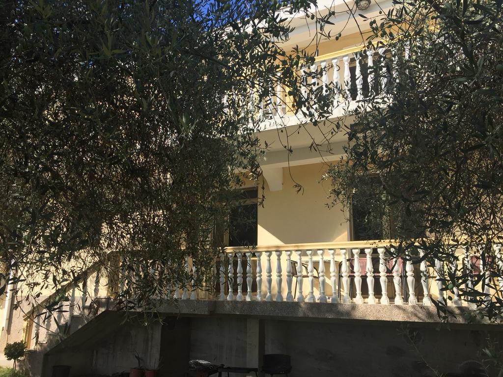 Apartment Spuza Улцин Екстериор снимка