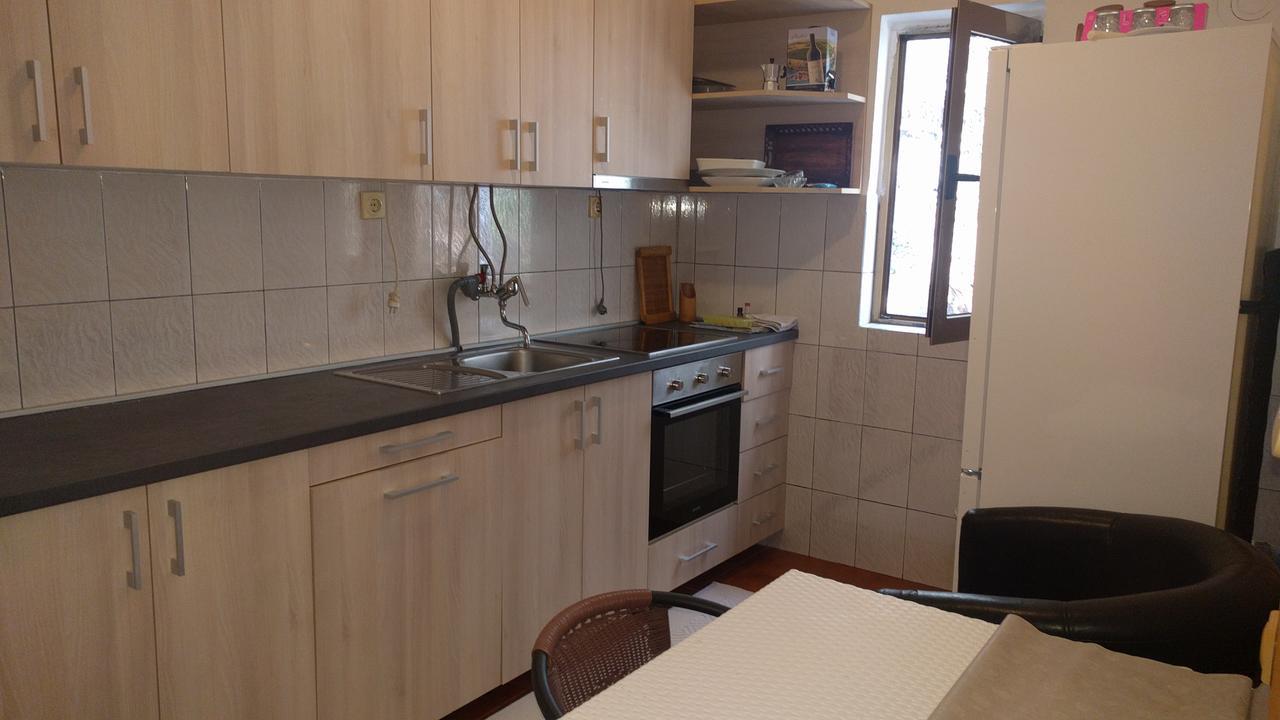 Apartment Spuza Улцин Екстериор снимка